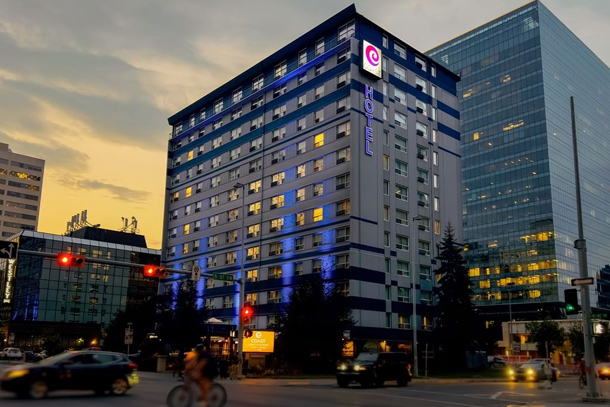 Coast Calgary Downtown Hotel & Suites by APA